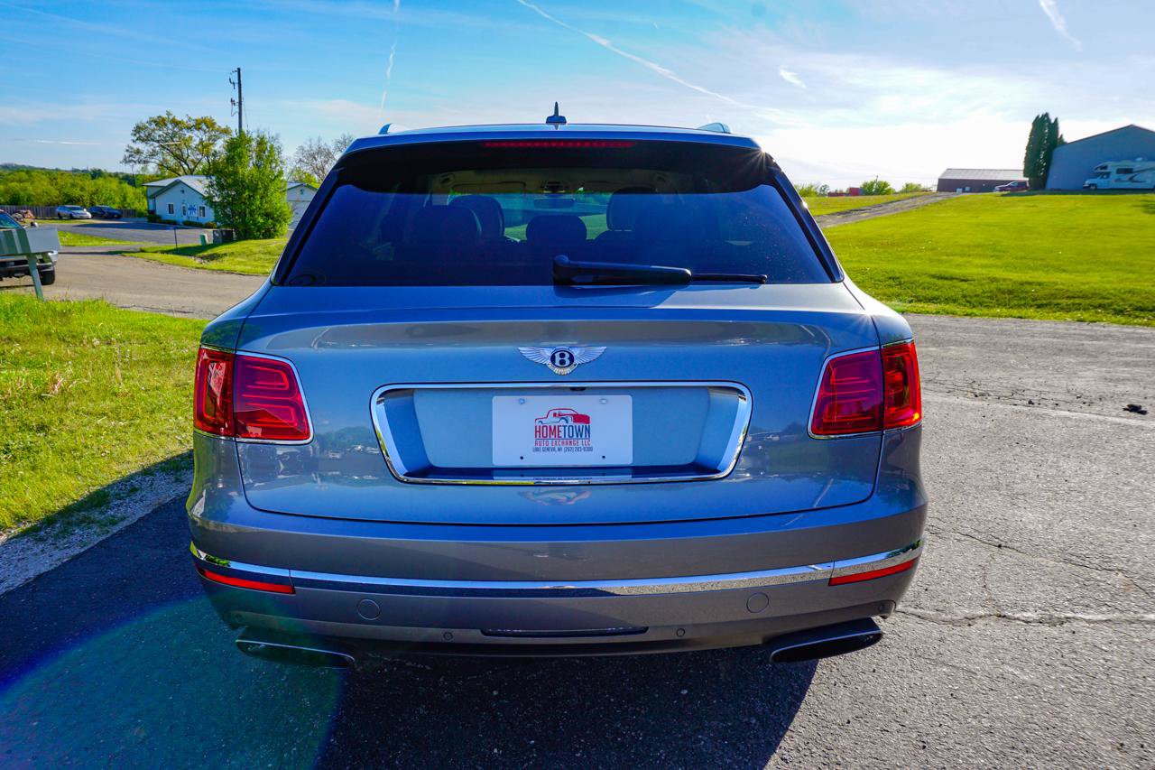 Used 2017 Bentley Bentayga AWD/4WD image 4