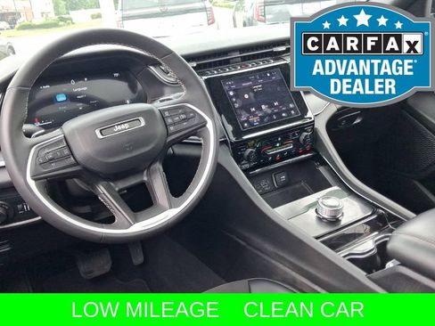 Used 2023 Jeep Grand Cherokee Altitude AWD/4WD image 17