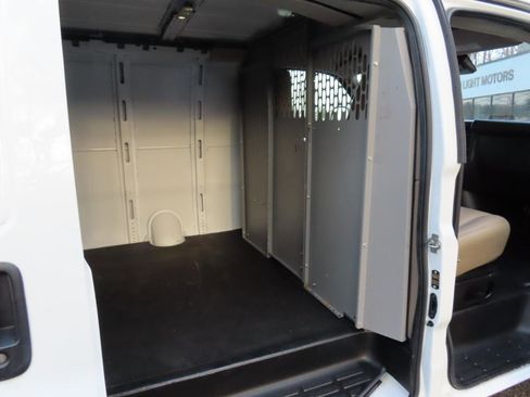 Used 2022 Chevrolet Express 3500 w/ Driver Convenience Package image 19