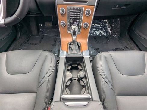 Used 2017 Volvo S60 T5 Inscription Platinum image 18