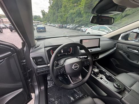 Used 2026 Nissan Rogue SL AWD/4WD image 31