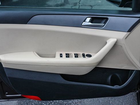 Used 2015 Hyundai Sonata SE image 18