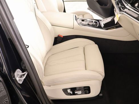 New 2026 BMW X5 xDrive40i w/ M Sport Package image 13