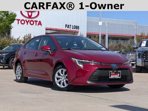 Used 2024 Toyota Corolla LE image 2