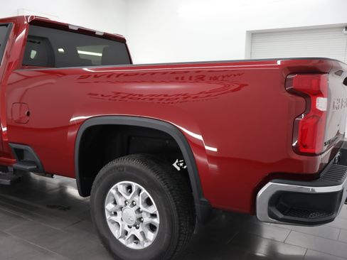 Used 2020 Chevrolet Silverado 2500 LTZ w/ Z71 Off-Road Package AWD/4WD image 30