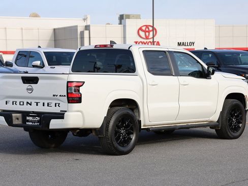 Used 2023 Nissan Frontier SV w/ Midnight Edition Package image 12