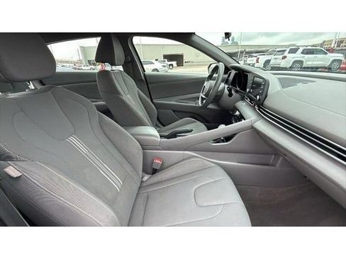 Used 2023 Hyundai Elantra SEL FWD image 31