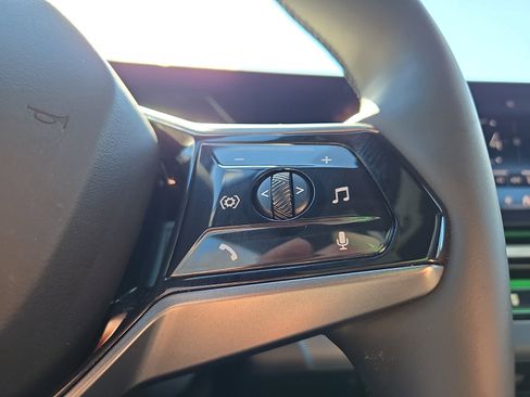 Used 2024 BMW i5 eDrive40i w/ Premium Package image 24