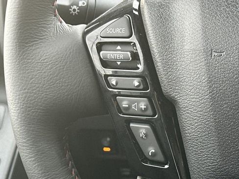 Used 2025 Nissan Frontier PRO-4X w/ Pro Convenience Package image 10
