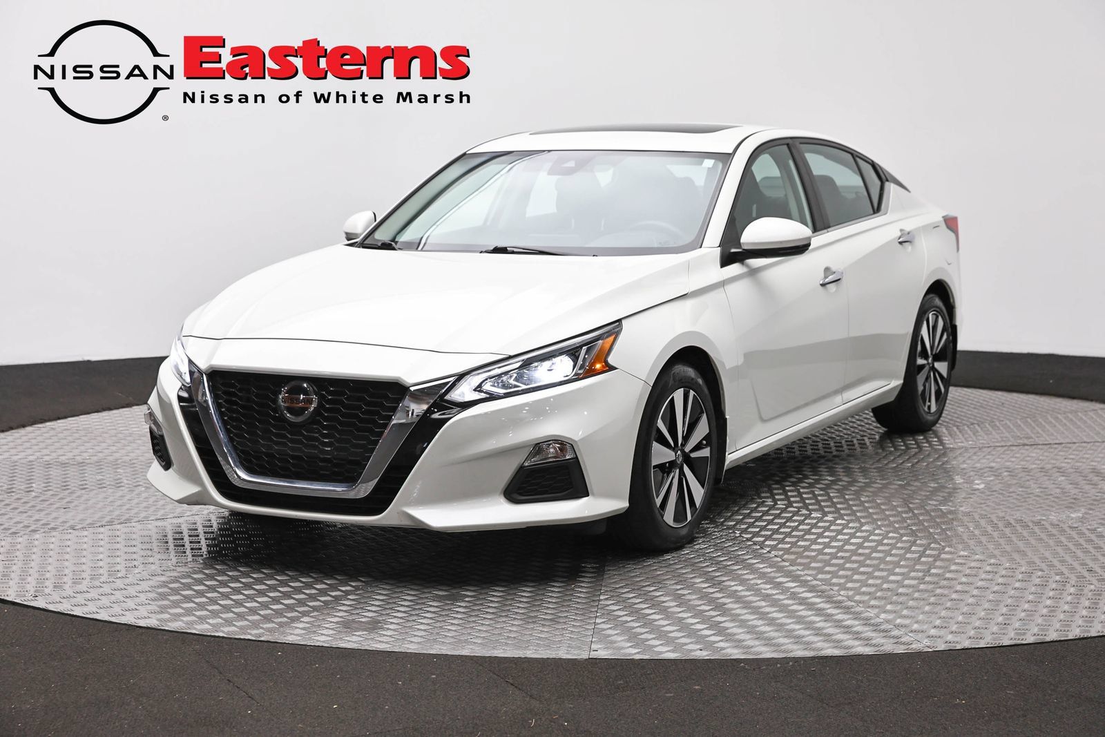 Used 2022 Nissan Altima 2.5 SV w/ SV Premium Package FWD image 1