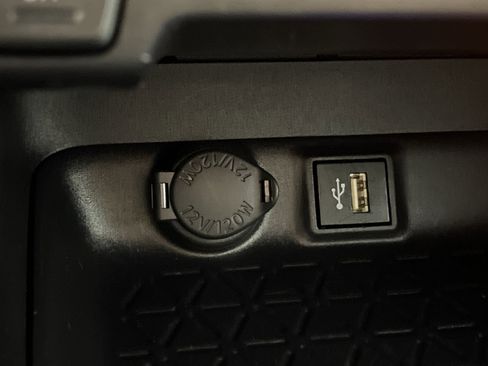 Used 2025 Toyota RAV4 LE image 33