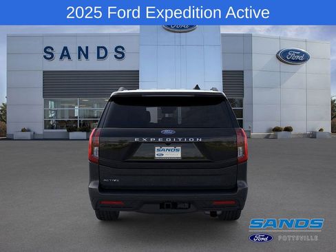New 2025 Ford Expedition Active image 5