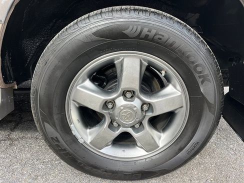 Used 2006 Toyota Land Cruiser image 13