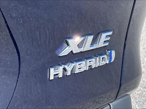 Used 2024 Toyota RAV4 XLE w/ Convenience Package AWD/4WD image 10