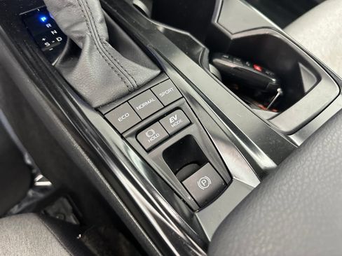 Used 2025 Toyota Camry LE FWD image 19