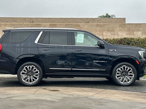 Used 2023 GMC Yukon Denali Ultimate image 3