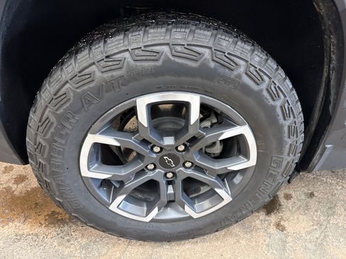 Used 2025 Chevrolet Equinox ACTIV w/ Safety and Technology Package FWD image 12
