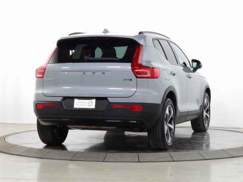 Certified 2025 Volvo XC40 B5 Plus image 13
