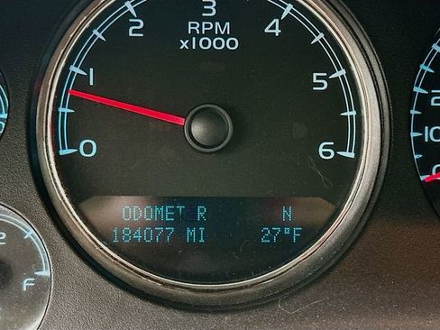 Used 2010 GMC Yukon XL Denali image 13