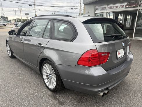 Used 2011 BMW 328i xDrive Wagon AWD/4WD image 5