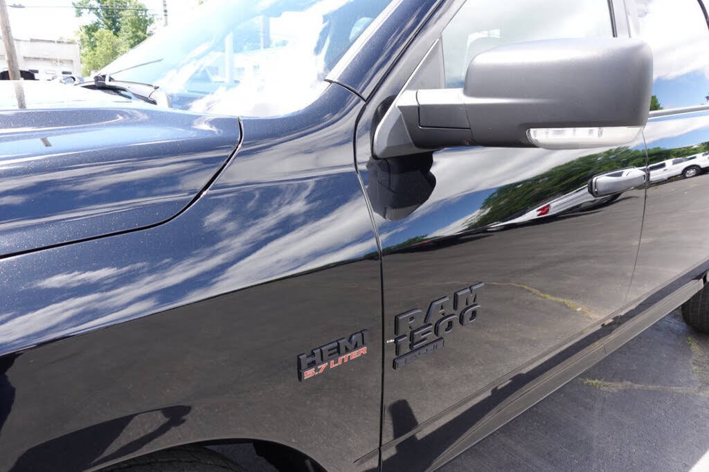 Used 2022 RAM 1500 Classic SLT w/ Electronics Convenience Group AWD/4WD image 8