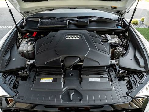 Used 2023 Audi Q8 Prestige AWD/4WD image 39