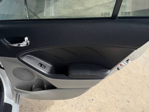Used 2015 Kia Forte LX FWD image 16