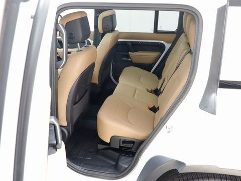 Used 2025 Land Rover Defender 110 S image 15