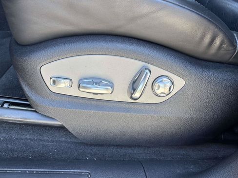 Used 2022 Porsche Macan w/ Premium Package Plus AWD/4WD image 31