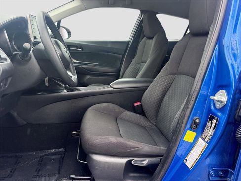 Used 2020 Toyota C-HR LE image 20