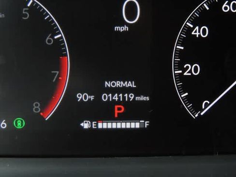 Used 2025 Honda Pilot Touring image 31