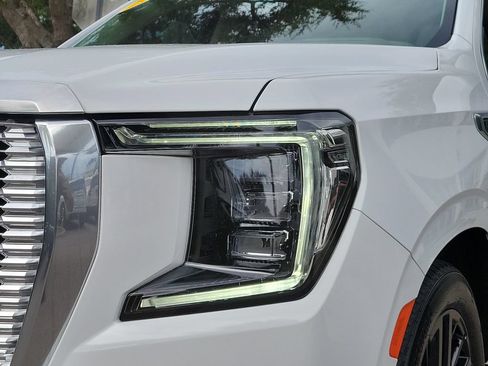 Certified 2024 GMC Yukon XL Denali w/ Denali Reserve Package AWD/4WD image 10