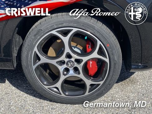 New 2025 Alfa Romeo Tonale w/ Premium Package image 12