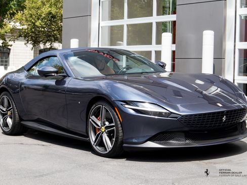 Used 2025 Ferrari Roma Spider RWD image 8