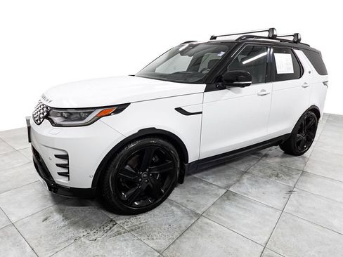 Used 2023 Land Rover Discovery Metropolitan Edition AWD/4WD image 4
