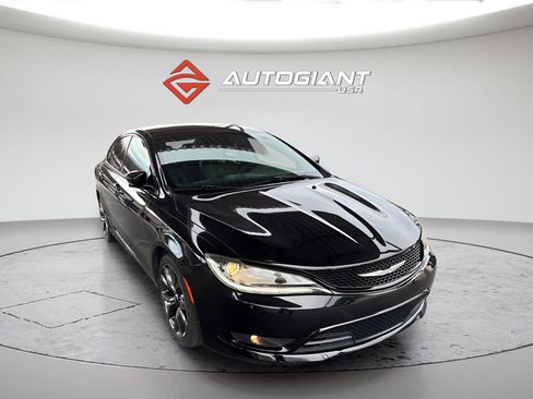 Used 2016 Chrysler 200 S w/ Comfort Group FWD image 2