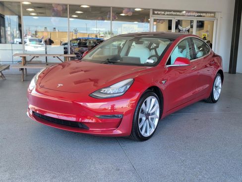 Used 2018 Tesla Model 3 image 4