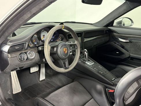 Certified 2019 Porsche 911 GT3 RS RWD image 4