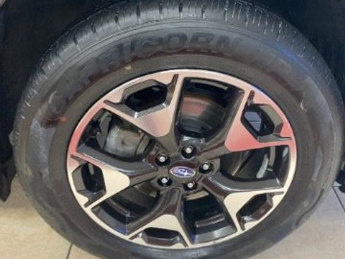 Used 2019 Subaru Crosstrek 2.0i Premium w/ Moonroof Package image 32