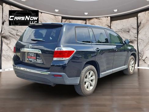 Used 2013 Toyota Highlander FWD w/ Cold Weather Pkg image 6