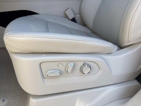 New 2026 Cadillac Escalade Platinum Luxury w/ LPO, Radiant Package AWD/4WD image 21