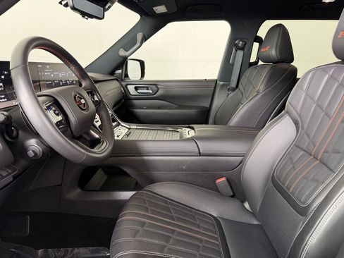 Used 2025 Nissan Armada PRO-4X w/ Pro-4X Premium Package image 5