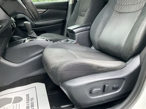 Used 2018 Nissan Rogue SV AWD/4WD image 21