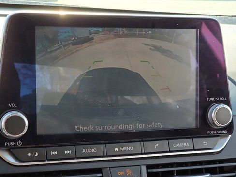 Used 2024 Nissan Altima 2.5 SV image 21