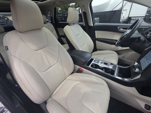 Used 2022 Ford Edge Titanium AWD/4WD image 35