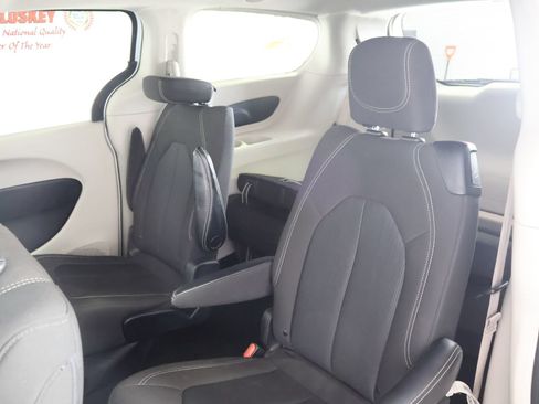 Used 2023 Chrysler Voyager LX FWD image 45
