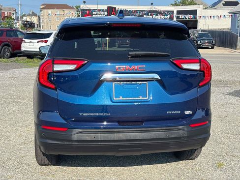 Used 2023 GMC Terrain SLE w/ LPO, Floor Liner Package AWD/4WD image 6