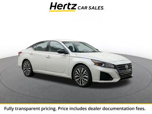 Used 2025 Nissan Altima 2.5 SV FWD image 1