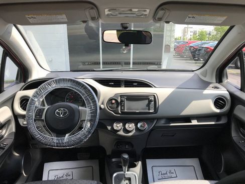 Used 2016 Toyota Yaris L FWD image 11
