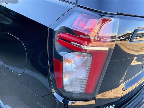 Used 2021 Chevrolet Tahoe RST w/ Luxury Package image 28